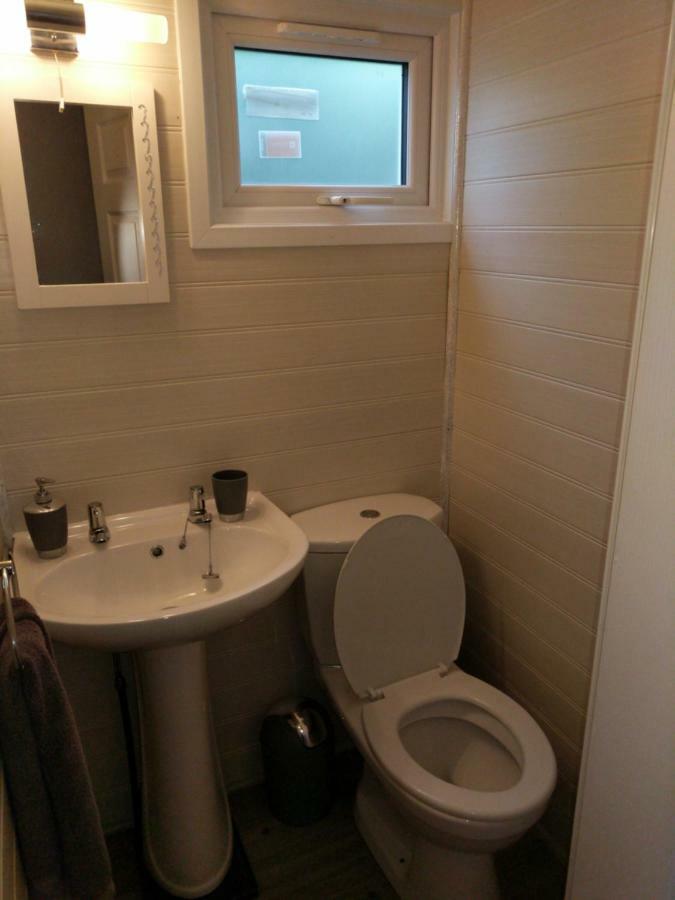Tarrareoch Guest House Bathgate Bagian luar foto