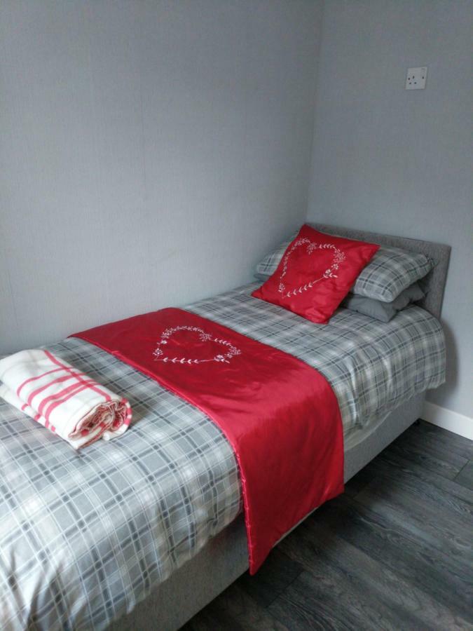 Tarrareoch Guest House Bathgate Bagian luar foto